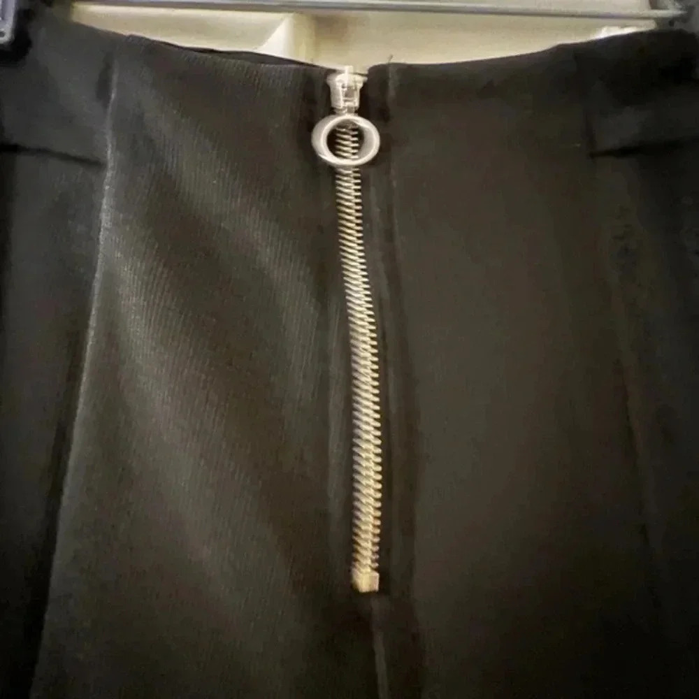 BeBop Black Zip front Legging Pant-Size Juniors Large - Picture 2 of 5